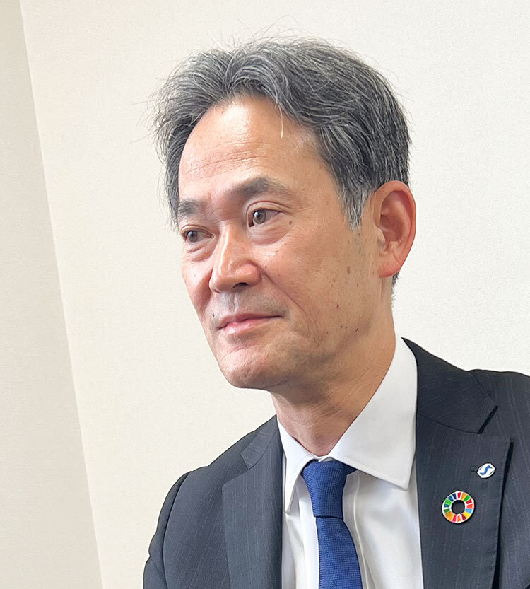 平塚 信行 氏
